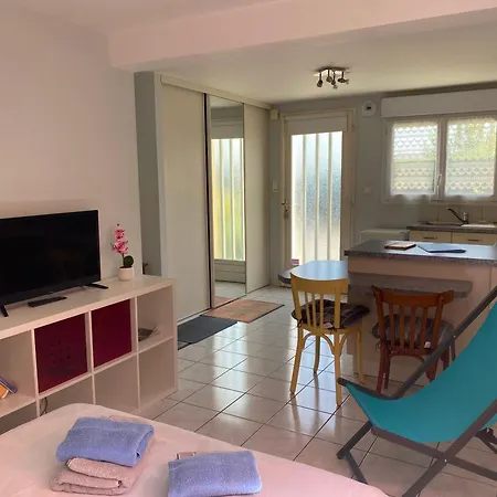 Aux Portes De Rodez Apartmán *